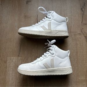 Veja V-15 Women’s High Tops Size US 9 / EU 40 / UK 7 extra white natural hi tops